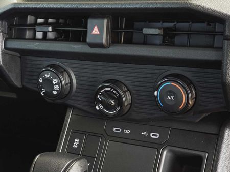 2026-Toyota-Hilux-28-GD-6-RB-SRX-Auto-Double-Cab_16