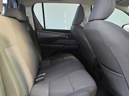 2026-Toyota-Hilux-28-GD-6-RB-SRX-Auto-Double-Cab_21