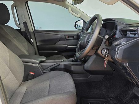 2026-Toyota-Hilux-28-GD-6-RB-SRX-Auto-Double-Cab_22