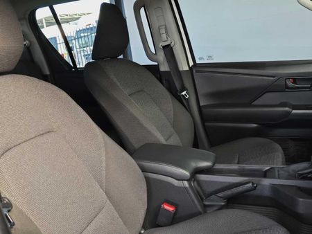 2026-Toyota-Hilux-28-GD-6-RB-SRX-Auto-Double-Cab_24