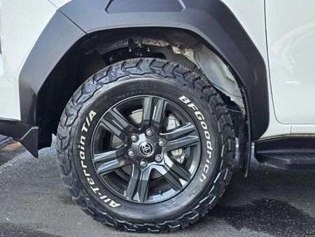 2026-Toyota-Hilux-28-GD-6-RB-SRX-Auto-Double-Cab_3