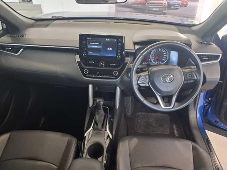 2024-Toyota-Corolla-Cross-18-XS_8