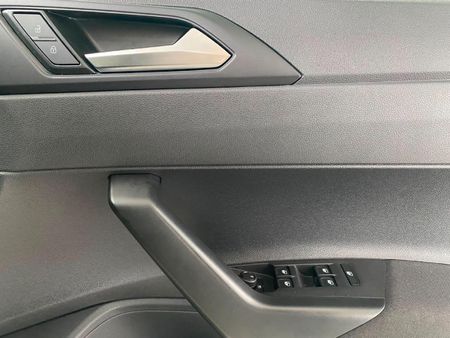 2026-Volkswagen-Polo-10-TSI_15