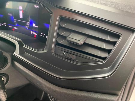 2026-Volkswagen-Polo-10-TSI_16