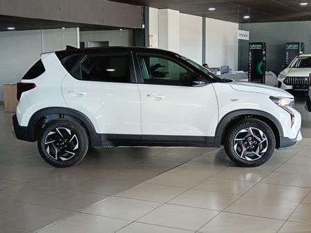 2026-Kia-Sonet-15-LX_4