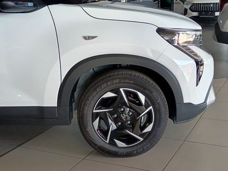 2026-Kia-Sonet-15-LX_5