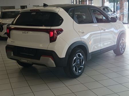 2026-Kia-Sonet-15-LX_8