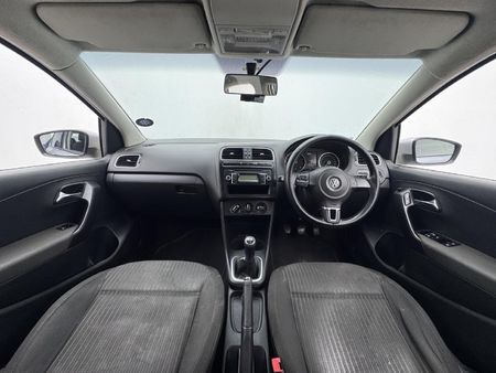 2011-Volkswagen-Polo-16-Comfortline-5-dr_10