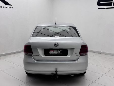 2011-Volkswagen-Polo-16-Comfortline-5-dr_4