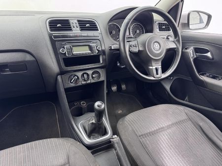 2011-Volkswagen-Polo-16-Comfortline-5-dr_7