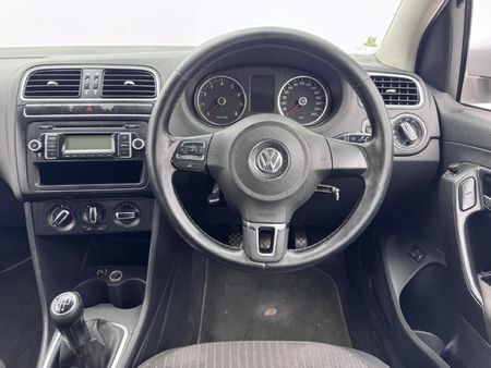 2011-Volkswagen-Polo-16-Comfortline-5-dr_8