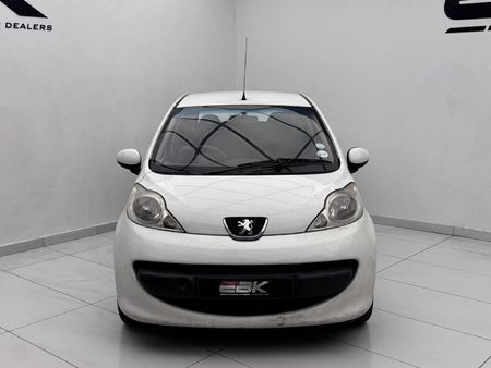 2009-Peugeot-107-XT-X-Line_1