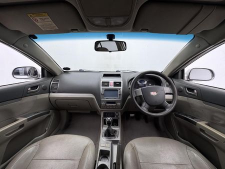 2013-Geely-Emgrand-EC7-18-Lux_10