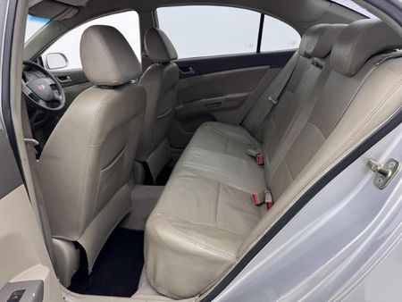 2013-Geely-Emgrand-EC7-18-Lux_11