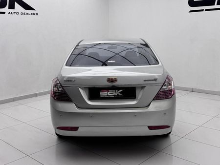 2013-Geely-Emgrand-EC7-18-Lux_4