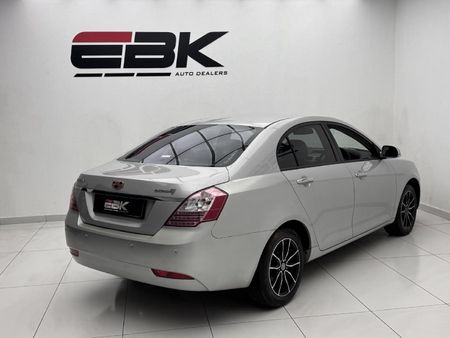 2013-Geely-Emgrand-EC7-18-Lux_5