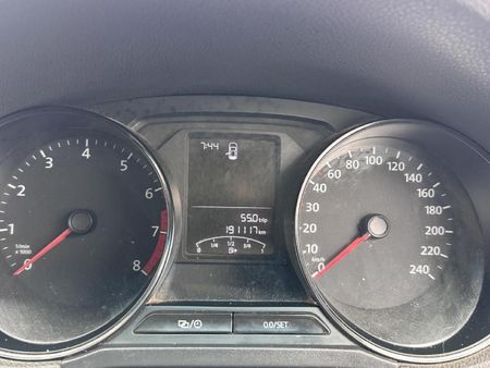 2017-Volkswagen-Polo-GP-12-TSI-Trendline-66kW_9