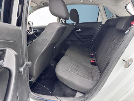 2017-Volkswagen-Polo-GP-12-TSI-Trendline-66kW_11