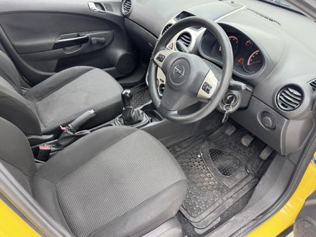 2010-Opel-Corsa-14-Essentia-5-dr_14