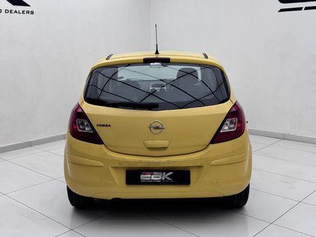 2010-Opel-Corsa-14-Essentia-5-dr_4