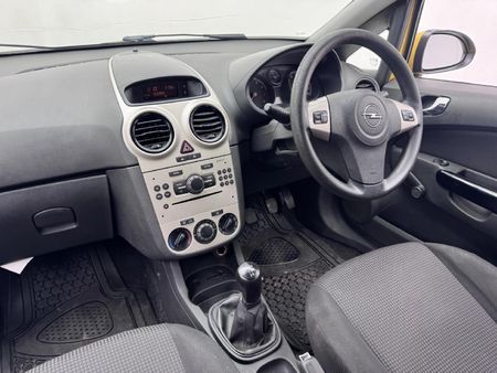 2010-Opel-Corsa-14-Essentia-5-dr_7