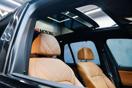 2025-BMW-X5-xDrive30d-M-Sport_16