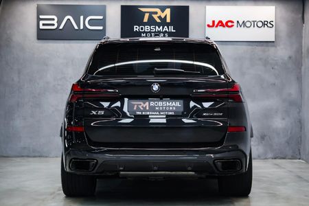 2025-BMW-X5-xDrive30d-M-Sport_3