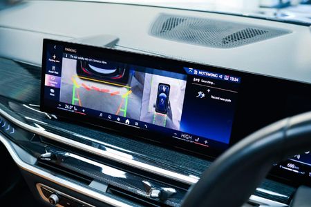 2025-BMW-X5-xDrive30d-M-Sport_5