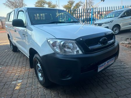 2013-Toyota-Hilux-25-D-4D-Single-Cab_2