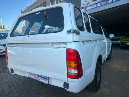 2013-Toyota-Hilux-25-D-4D-Single-Cab_7