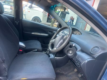 2007-Toyota-Yaris-T3-Sedan_8