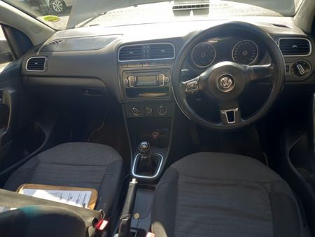 2014-Volkswagen-Polo-14-Comfortline-5-dr_6