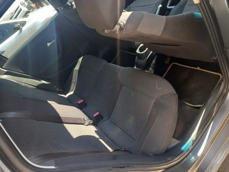 2014-Volkswagen-Polo-14-Comfortline-5-dr_7