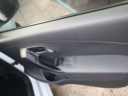 2020-Volkswagen-Polo-Vivo-14-Trendline-5-dr_14