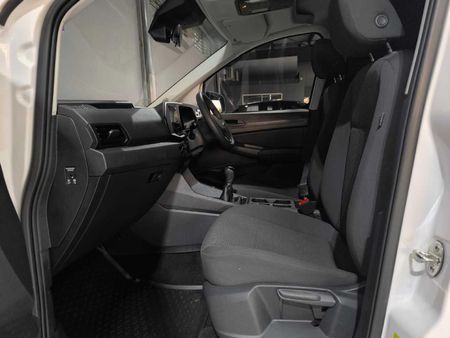 2026-Volkswagen-Caddy-Maxi-Cargo-20TDI-75kW-Panel-Van_10