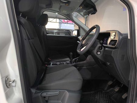 2026-Volkswagen-Caddy-Maxi-Cargo-20TDI-75kW-Panel-Van_14