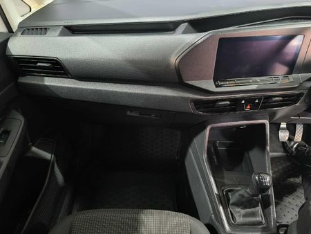2026-Volkswagen-Caddy-Maxi-Cargo-20TDI-75kW-Panel-Van_19