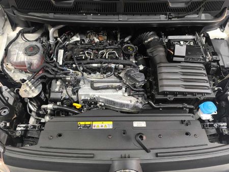 2026-Volkswagen-Caddy-Maxi-Cargo-20TDI-75kW-Panel-Van_28