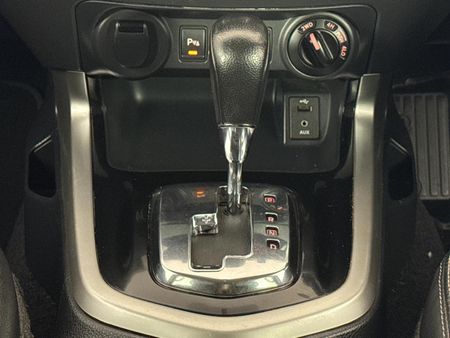 2017-Nissan-Navara-23D-LE-4x4-Auto-Double-Cab_10