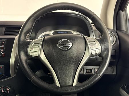 2017-Nissan-Navara-23D-LE-4x4-Auto-Double-Cab_12