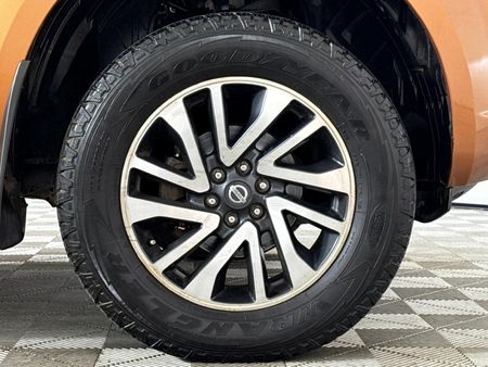 2017-Nissan-Navara-23D-LE-4x4-Auto-Double-Cab_5