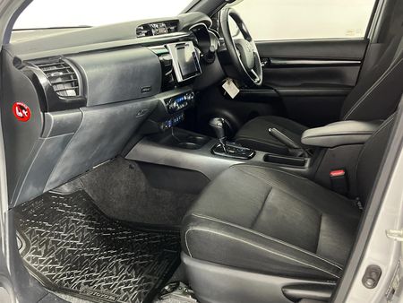 2019-Toyota-Hilux-28-GD-6-Raider-4x4-Auto-Double-Cab_7