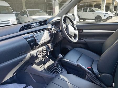 2026-Toyota-Hilux-24-GD-Single-Cab_3