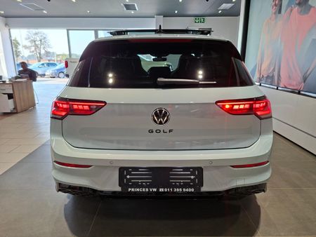 2026-Volkswagen-Golf-14-TSI-R-Line-Auto-110kw_3