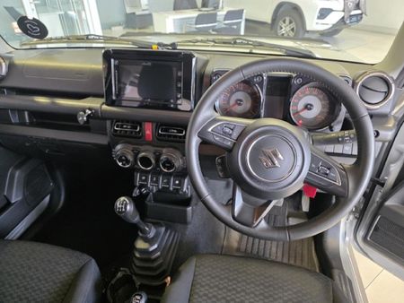 2023-Suzuki-Jimny-15-GLX_12