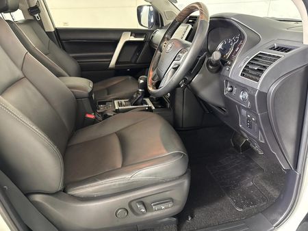 2023-Toyota-Land-Cruiser-Prado-28-GD-VX-L-Auto_9