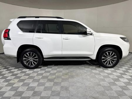 2023-Toyota-Land-Cruiser-Prado-28-GD-VX-L-Auto_16