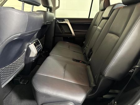 2023-Toyota-Land-Cruiser-Prado-28-GD-VX-L-Auto_3