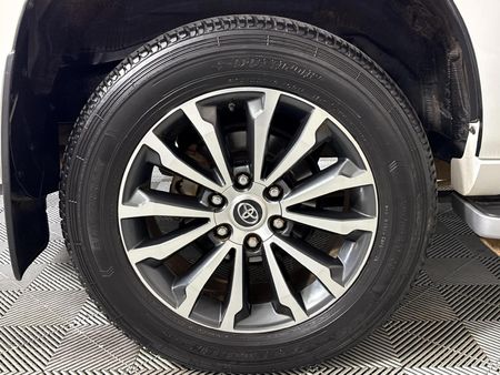 2023-Toyota-Land-Cruiser-Prado-28-GD-VX-L-Auto_7