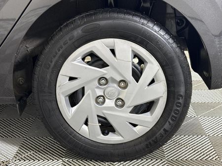 2024-Hyundai-Grand-i10-10-Motion_6